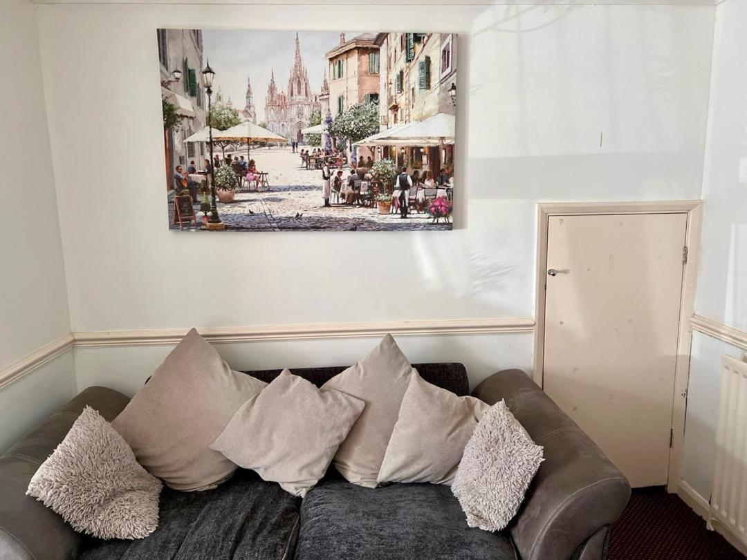 Clove, 3-4 Bed House With Garden, Free Parking, Sleeps 9 In Grays & Chafford Hundred Stifford Extérieur photo