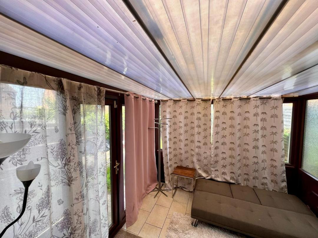 Clove, 3-4 Bed House With Garden, Free Parking, Sleeps 9 In Grays & Chafford Hundred Stifford Extérieur photo