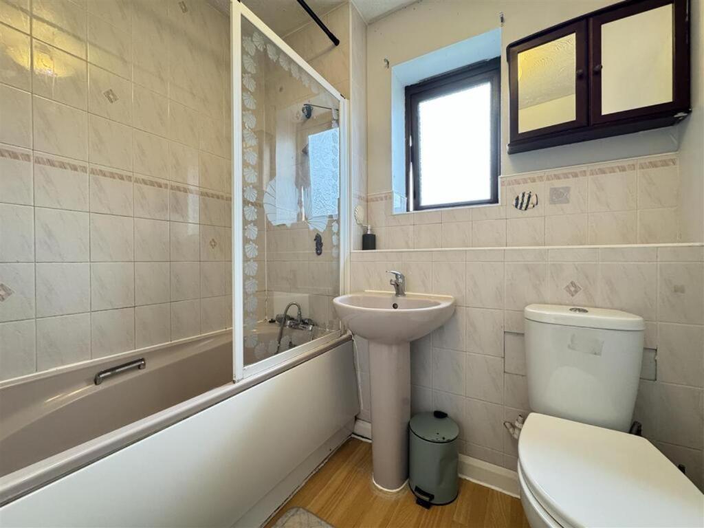 Clove, 3-4 Bed House With Garden, Free Parking, Sleeps 9 In Grays & Chafford Hundred Stifford Extérieur photo